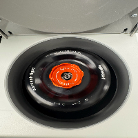 Eppendorf 5424 Centrifuge image 0